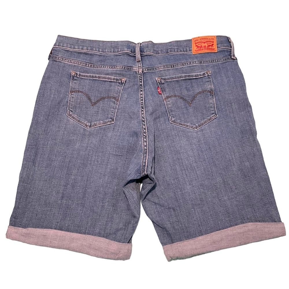Levi’s Classic Bermuda Women’s Shorts Medium Wash Size 18W - Picture 3 of 16